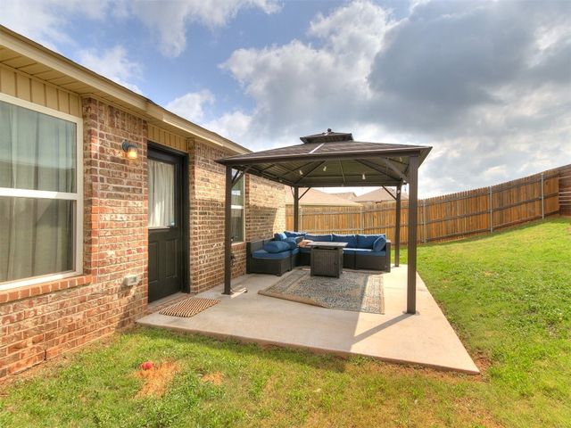 11704 NW 99th Terrace, Yukon, OK 73099