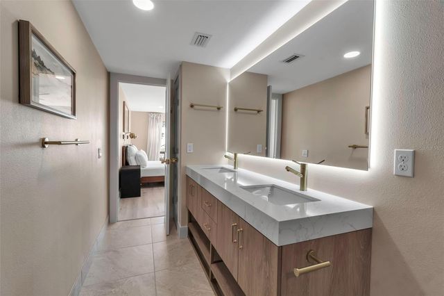 5757 GULF OF MEXICO DRIVE 110, Longboat Key, FL 34228