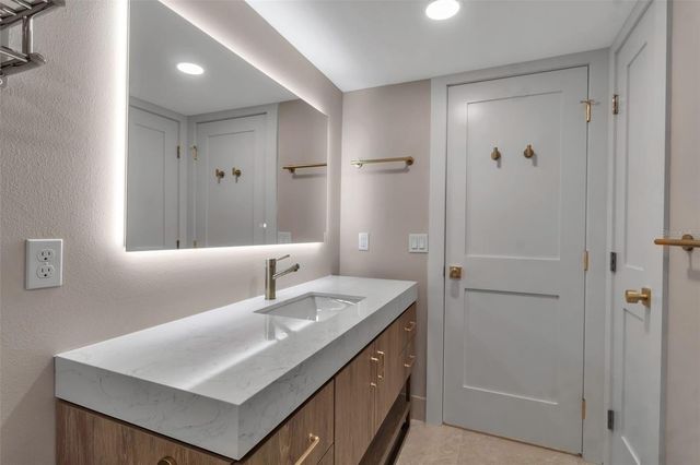 5757 GULF OF MEXICO DRIVE 110, Longboat Key, FL 34228