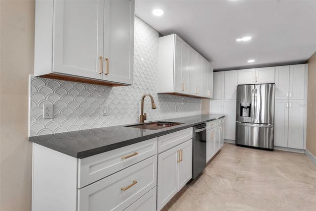 5757 GULF OF MEXICO DRIVE 110, Longboat Key, FL 34228