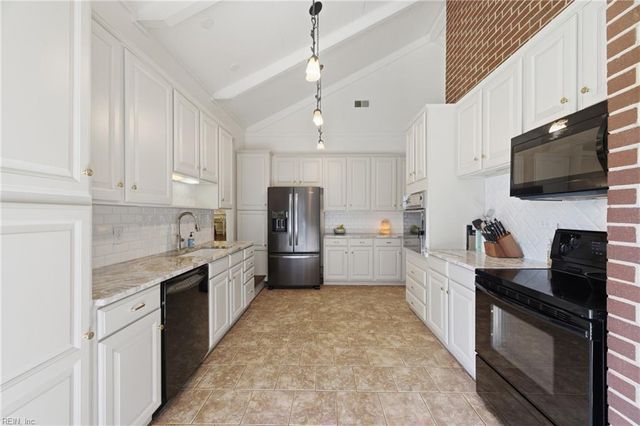 109 Rebecca DR, Seaford, VA 23696