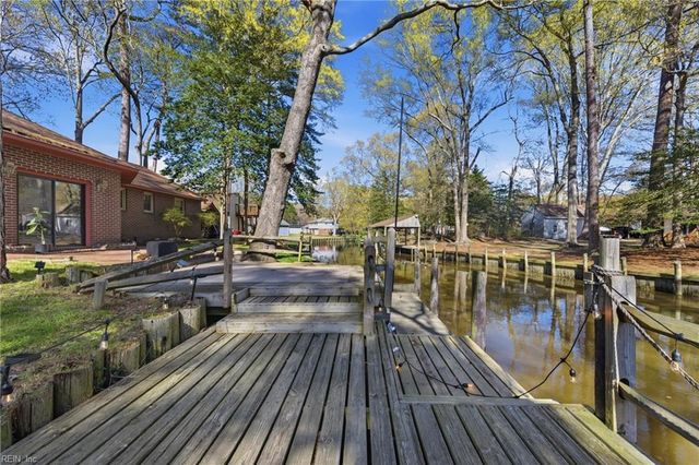 109 Rebecca DR, Seaford, VA 23696