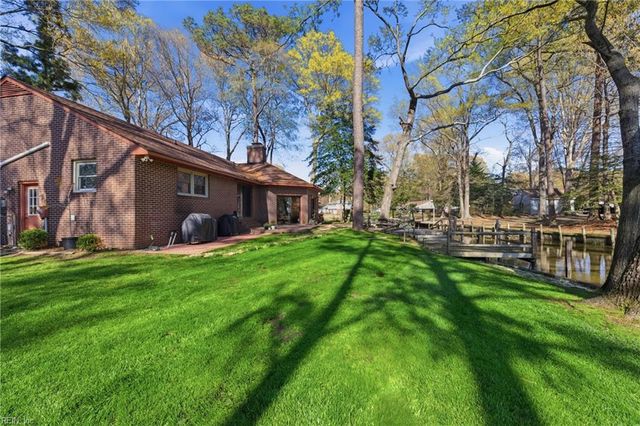 109 Rebecca DR, Seaford, VA 23696