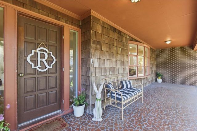 109 Rebecca DR, Seaford, VA 23696