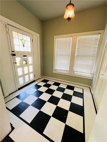 629 W Henrietta Ave, Kingsville, TX 78363