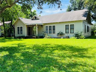 629 W Henrietta Ave, Kingsville, TX 78363