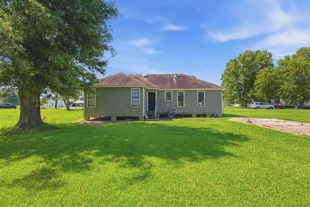231 Cloverleaf Lane, Sulphur, LA 70663