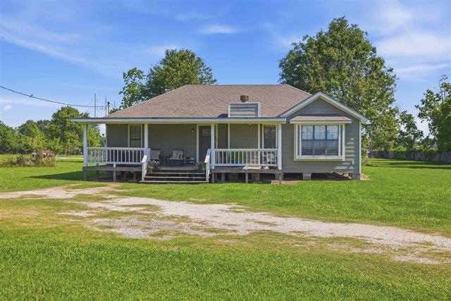 231 Cloverleaf Lane, Sulphur, LA 70663