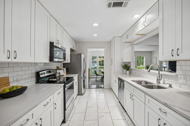 3234 Grantwood Drive, Dallas, TX 75229