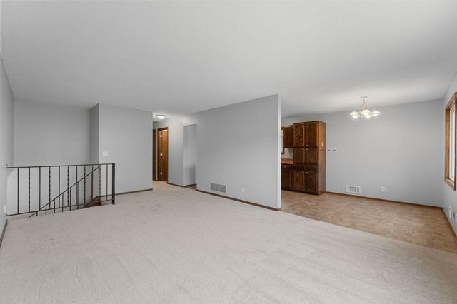 10276 Winter Place, Eden Prairie, MN 55347