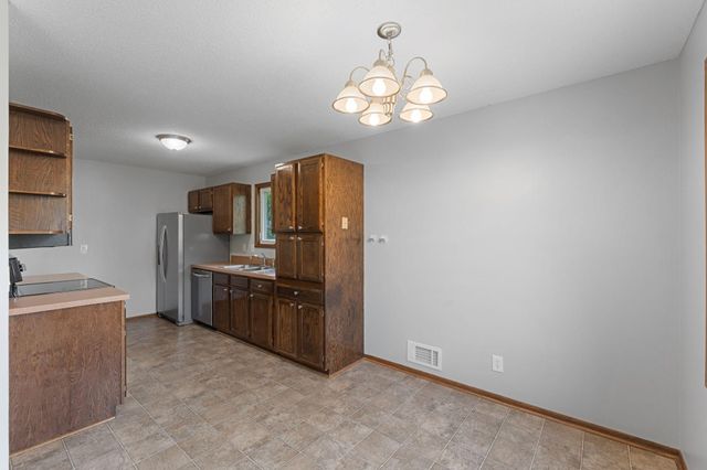 10276 Winter Place, Eden Prairie, MN 55347