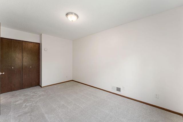 10276 Winter Place, Eden Prairie, MN 55347