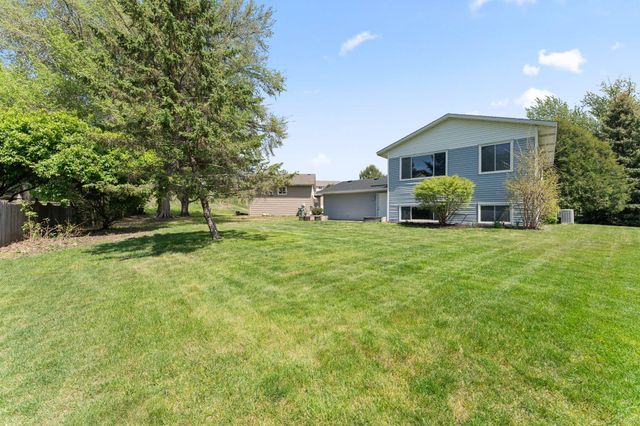 10276 Winter Place, Eden Prairie, MN 55347