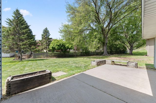 10276 Winter Place, Eden Prairie, MN 55347