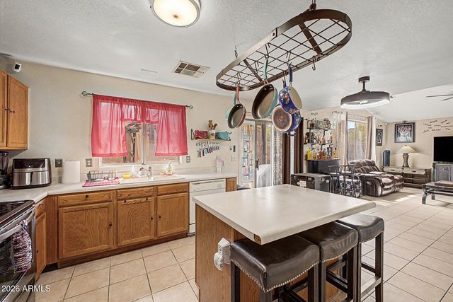 1213 S BOULDER Street B, Gilbert, AZ 85296