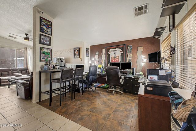 1213 S BOULDER Street B, Gilbert, AZ 85296