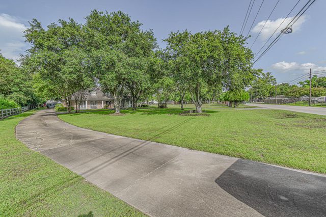 4503 Allen Genoa Road, Pasadena, TX 77504