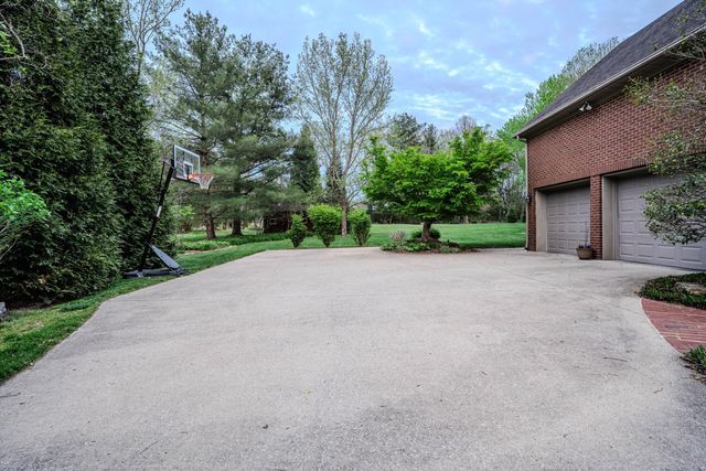 1021 Wesbend Drive, Frankfort, KY 40601