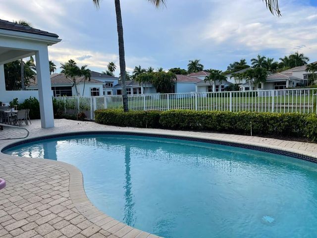 6655 Bristol Lake S, Delray Beach, FL 33446