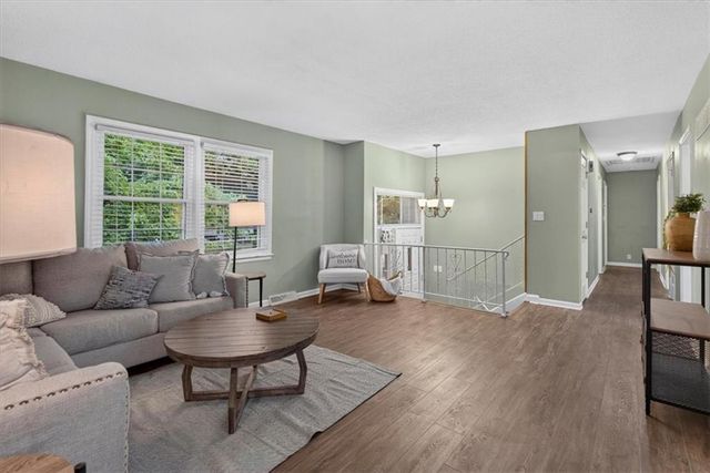 1001 Lakeview Boulevard, Lee's Summit, MO 64081