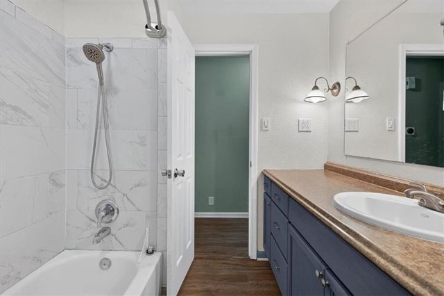 1001 Lakeview Boulevard, Lee's Summit, MO 64081