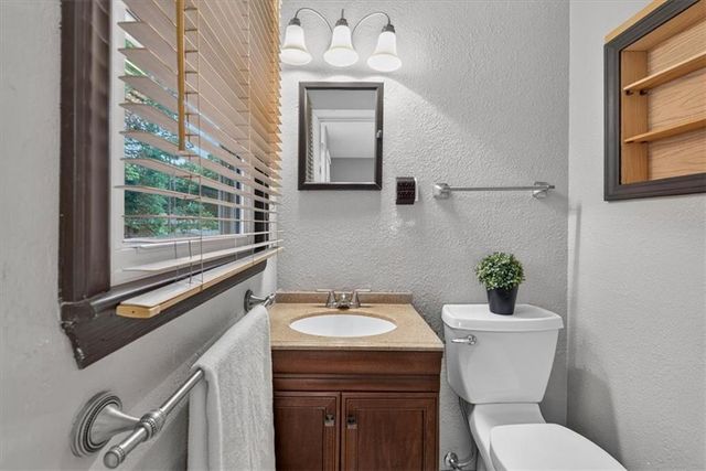1001 Lakeview Boulevard, Lee's Summit, MO 64081