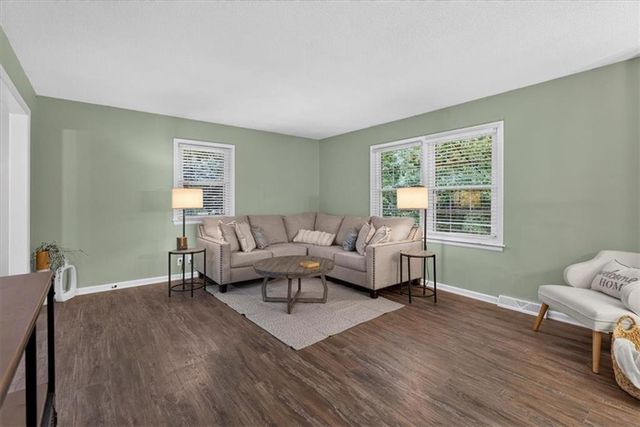 1001 Lakeview Boulevard, Lee's Summit, MO 64081
