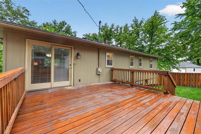 1001 Lakeview Boulevard, Lee's Summit, MO 64081