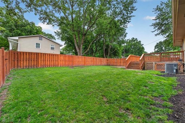 1001 Lakeview Boulevard, Lee's Summit, MO 64081