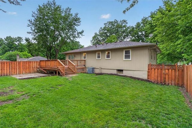 1001 Lakeview Boulevard, Lee's Summit, MO 64081