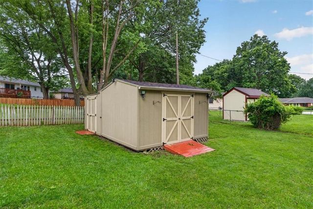 1001 Lakeview Boulevard, Lee's Summit, MO 64081