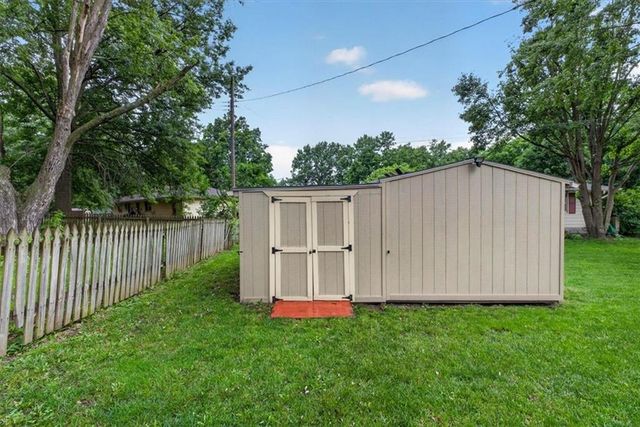 1001 Lakeview Boulevard, Lee's Summit, MO 64081