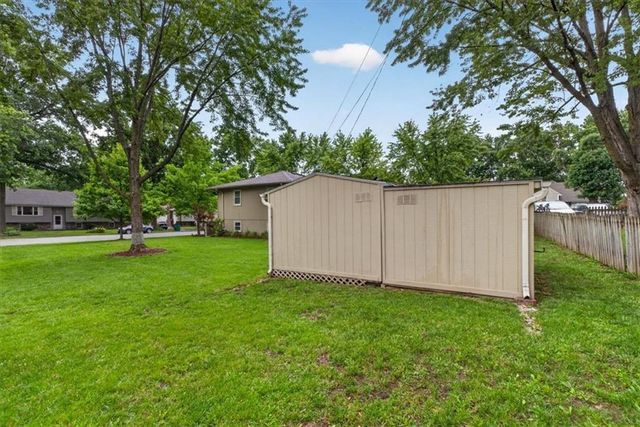 1001 Lakeview Boulevard, Lee's Summit, MO 64081