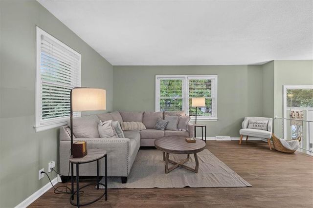 1001 Lakeview Boulevard, Lee's Summit, MO 64081