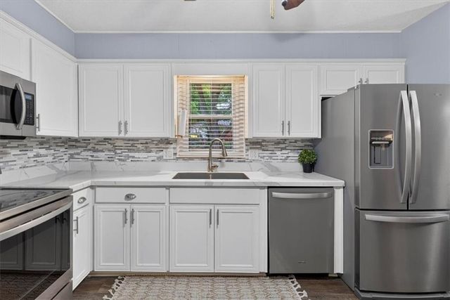 1001 Lakeview Boulevard, Lee's Summit, MO 64081