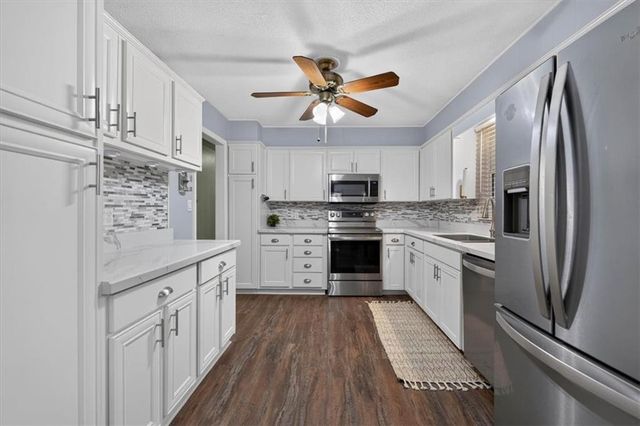 1001 Lakeview Boulevard, Lee's Summit, MO 64081