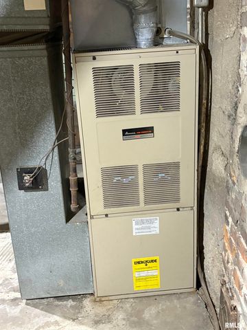 2222 W CALLENDER Avenue, West Peoria, IL 61604