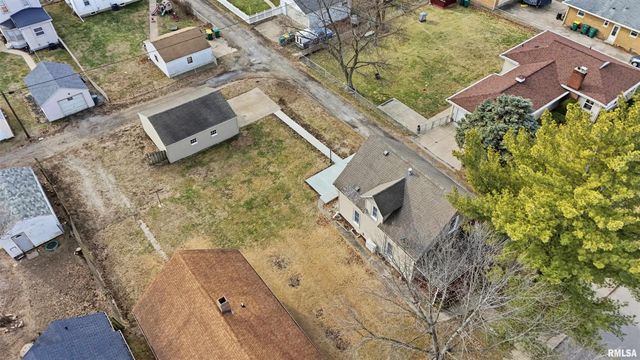 2222 W CALLENDER Avenue, West Peoria, IL 61604