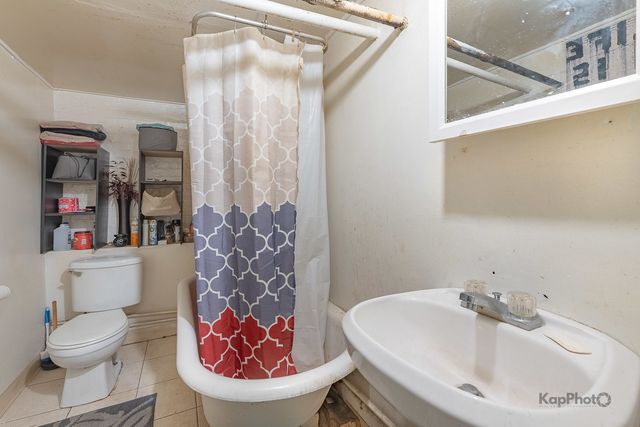 1512 S Sawyer Avenue, Chicago, IL 60623