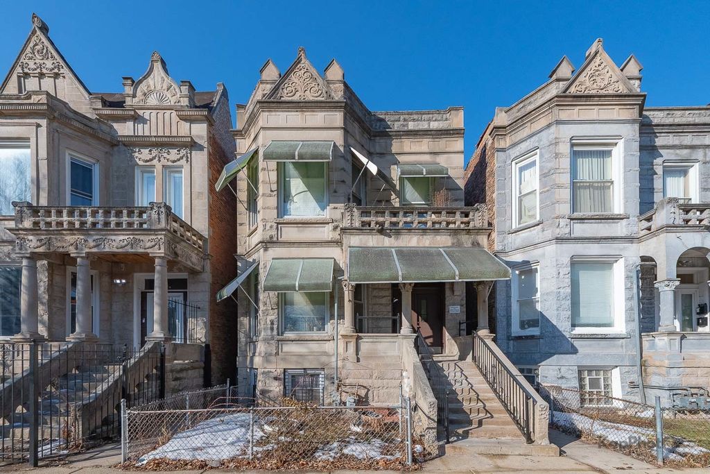 1512 S Sawyer Avenue, Chicago, IL 60623