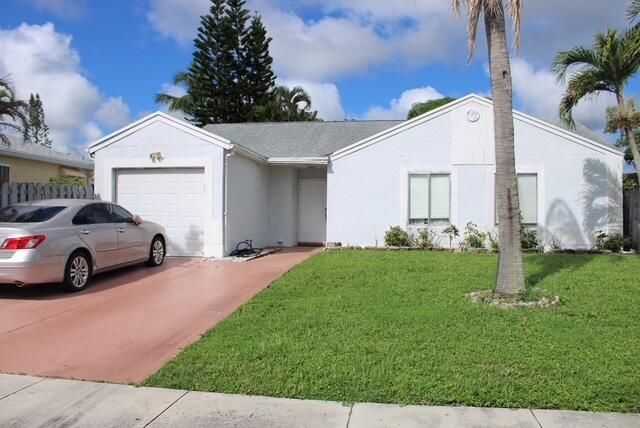 18751 Shauna Manor Drive, Boca Raton, FL 33496