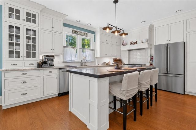 831 Wisconsin Avenue, Saint Joseph, MI 49085