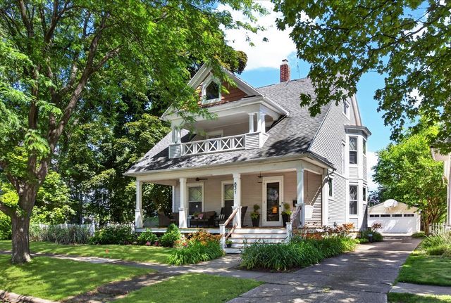 831 Wisconsin Avenue, Saint Joseph, MI 49085