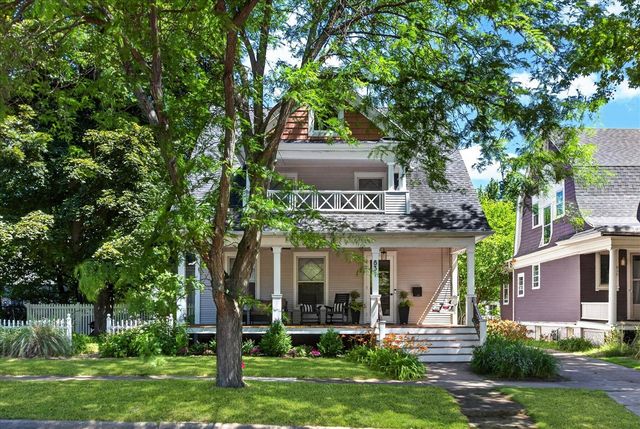 831 Wisconsin Avenue, Saint Joseph, MI 49085