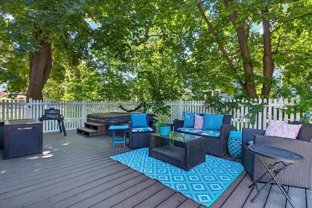 831 Wisconsin Avenue, Saint Joseph, MI 49085