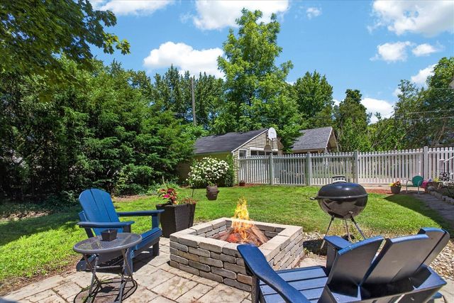 831 Wisconsin Avenue, Saint Joseph, MI 49085