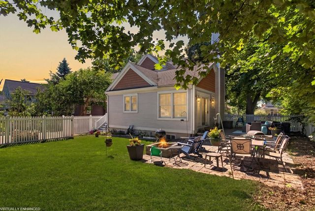 831 Wisconsin Avenue, Saint Joseph, MI 49085