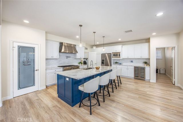3276 Huntfield St, Corona, CA 92882