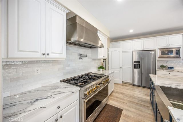 3276 Huntfield St, Corona, CA 92882