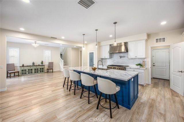3276 Huntfield St, Corona, CA 92882